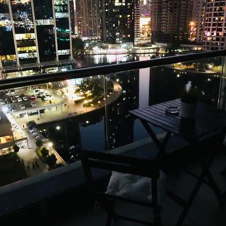 Luxury Modern Studio In Jlt With Amazing View & Rooftop Pool - Sleeps 3 دبي المظهر الخارجي الصورة