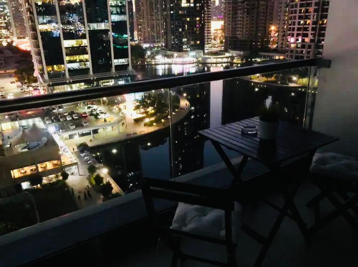 Luxury Modern Studio In Jlt With Amazing View & Rooftop Pool - Sleeps 3 دبي المظهر الخارجي الصورة