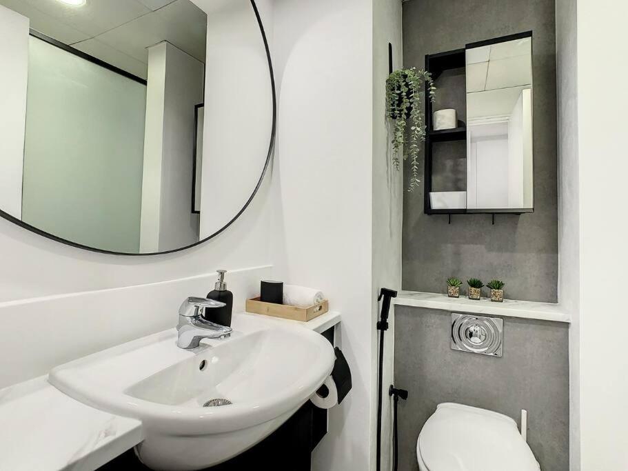 Luxury Modern Studio In Jlt With Amazing View & Rooftop Pool - Sleeps 3 دبي المظهر الخارجي الصورة